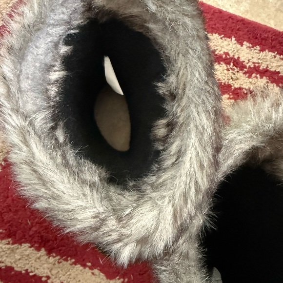 BearPaw Black Boots with Fur Trim - Picture 6 of 8